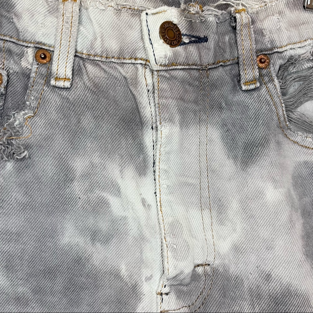Levi’s Denim Cut Off Shorts Tie Dye Extreme Distressed Shorts Butt Rip 30 waist - Picture 7 of 12